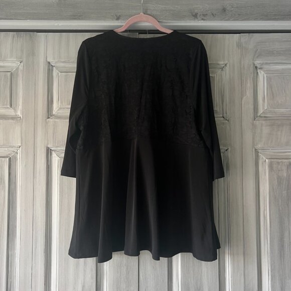 TORRID Black Lace V Neck Swing Top with 3/4  Sleeve Size 2 - Picture 3 of 8
